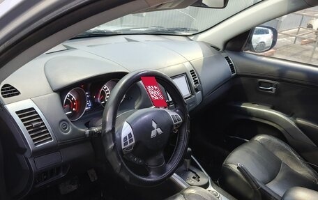 Mitsubishi Outlander III рестайлинг 3, 2010 год, 1 220 000 рублей, 9 фотография