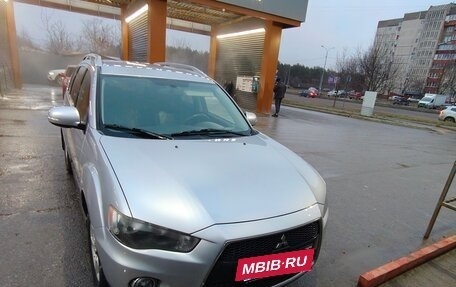 Mitsubishi Outlander III рестайлинг 3, 2010 год, 1 220 000 рублей, 2 фотография