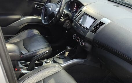 Mitsubishi Outlander III рестайлинг 3, 2010 год, 1 220 000 рублей, 10 фотография