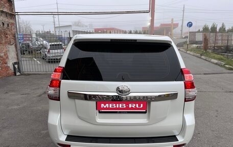 Toyota Land Cruiser Prado 150 рестайлинг 2, 2014 год, 5 800 000 рублей, 5 фотография