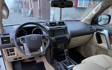 Toyota Land Cruiser Prado 150 рестайлинг 2, 2014 год, 5 800 000 рублей, 9 фотография