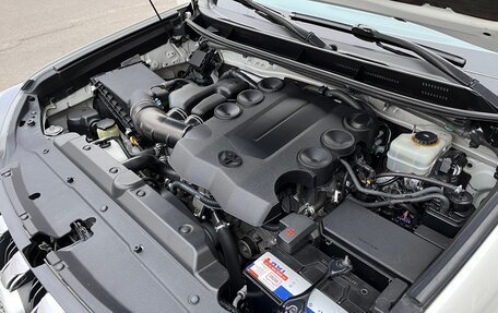 Toyota Land Cruiser Prado 150 рестайлинг 2, 2014 год, 5 800 000 рублей, 22 фотография