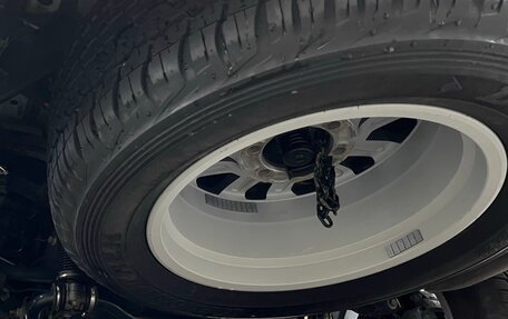 Toyota Land Cruiser Prado 150 рестайлинг 2, 2014 год, 5 800 000 рублей, 37 фотография