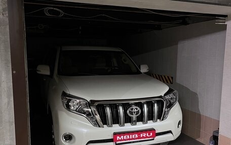 Toyota Land Cruiser Prado 150 рестайлинг 2, 2014 год, 5 800 000 рублей, 38 фотография