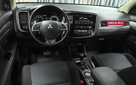 Mitsubishi Outlander III рестайлинг 3, 2012 год, 1 299 000 рублей, 6 фотография