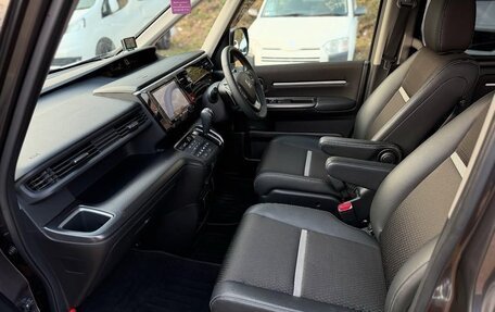 Honda Stepwgn IV, 2021 год, 2 140 000 рублей, 9 фотография