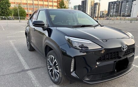 Toyota Yaris Cross, 2022 год, 1 850 000 рублей, 4 фотография