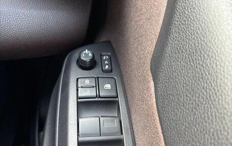 Toyota Yaris Cross, 2022 год, 1 850 000 рублей, 19 фотография