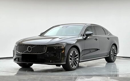 Volvo S90 II рестайлинг, 2025 год, 6 820 000 рублей, 3 фотография