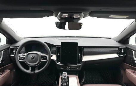 Volvo S90 II рестайлинг, 2025 год, 6 820 000 рублей, 15 фотография