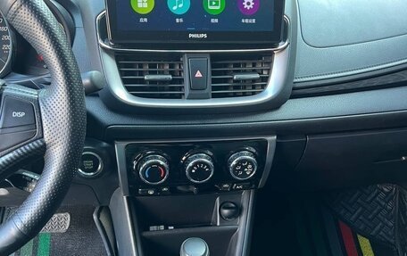 Toyota Yaris XP150 рестайлинг, 2022 год, 1 550 000 рублей, 7 фотография