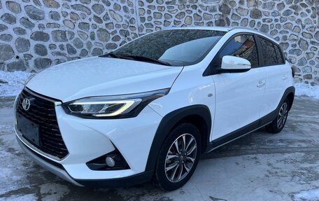 Toyota Yaris XP150 рестайлинг, 2022 год, 1 550 000 рублей, 3 фотография