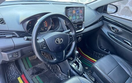 Toyota Yaris XP150 рестайлинг, 2022 год, 1 550 000 рублей, 5 фотография