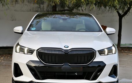 BMW 5 серия, 2025 год, 6 920 000 рублей, 3 фотография