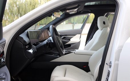 BMW 5 серия, 2025 год, 6 920 000 рублей, 15 фотография