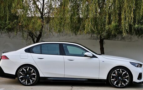 BMW 5 серия, 2025 год, 6 920 000 рублей, 9 фотография