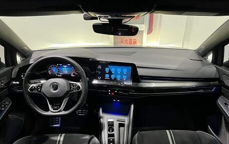 Volkswagen Golf VIII, 2023 год, 2 150 000 рублей, 11 фотография