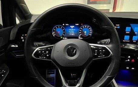 Volkswagen Golf VIII, 2023 год, 2 150 000 рублей, 12 фотография