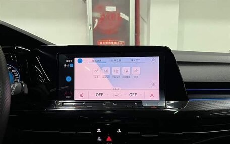 Volkswagen Golf VIII, 2023 год, 2 150 000 рублей, 14 фотография