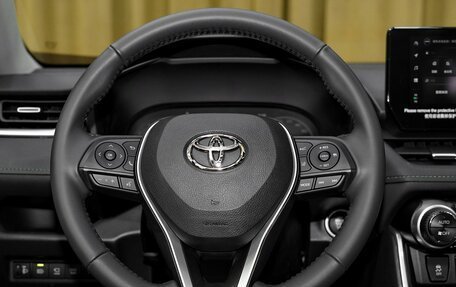 Toyota RAV4, 2025 год, 4 090 000 рублей, 14 фотография