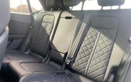 Audi SQ8, 2025 год, 17 901 000 рублей, 30 фотография