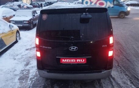 Hyundai Grand Starex Grand Starex I рестайлинг 2, 2010 год, 1 795 000 рублей, 9 фотография