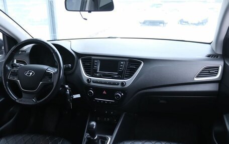 Hyundai Solaris II рестайлинг, 2018 год, 919 000 рублей, 13 фотография