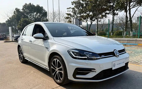 Volkswagen Golf VII, 2020 год, 1 440 190 рублей, 3 фотография