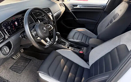 Volkswagen Golf VII, 2020 год, 1 440 190 рублей, 11 фотография