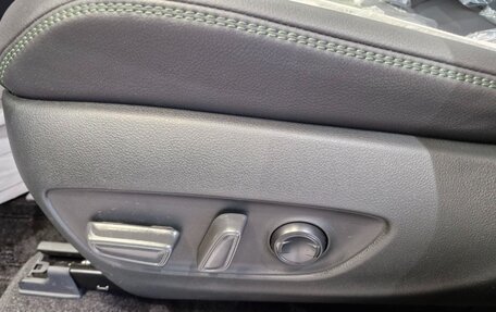 Toyota RAV4, 2025 год, 4 299 000 рублей, 19 фотография