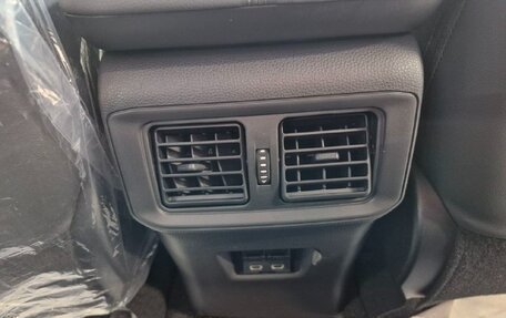 Toyota RAV4, 2025 год, 4 299 000 рублей, 18 фотография