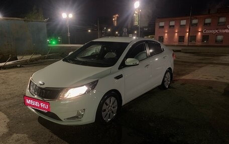 KIA Rio III рестайлинг, 2014 год, 910 000 рублей, 2 фотография