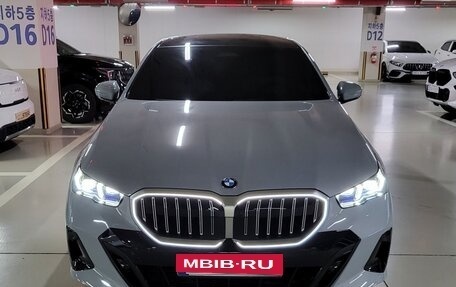 BMW 5 серия, 2025 год, 7 104 000 рублей, 2 фотография