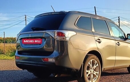 Mitsubishi Outlander III рестайлинг 3, 2013 год, 1 550 000 рублей, 3 фотография