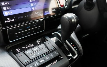 Honda Stepwgn IV, 2018 год, 2 490 000 рублей, 15 фотография