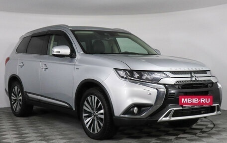 Mitsubishi Outlander III рестайлинг 3, 2019 год, 2 777 000 рублей, 3 фотография
