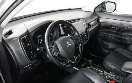Mitsubishi Outlander III рестайлинг 3, 2019 год, 2 777 000 рублей, 9 фотография