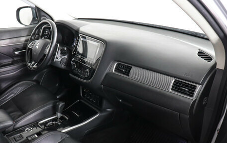 Mitsubishi Outlander III рестайлинг 3, 2019 год, 2 777 000 рублей, 10 фотография