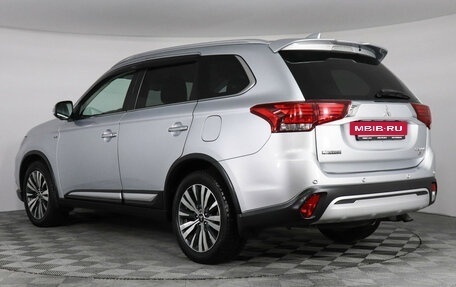 Mitsubishi Outlander III рестайлинг 3, 2019 год, 2 777 000 рублей, 7 фотография