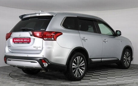 Mitsubishi Outlander III рестайлинг 3, 2019 год, 2 777 000 рублей, 5 фотография