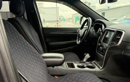 Jeep Grand Cherokee, 2018 год, 2 300 000 рублей, 10 фотография