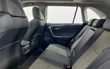 Toyota RAV4, 2025 год, 4 450 000 рублей, 22 фотография