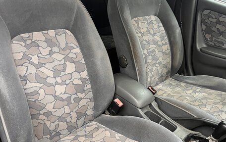 Toyota Avensis III рестайлинг, 1998 год, 150 000 рублей, 8 фотография