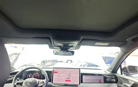 Volkswagen Tiguan, 2024 год, 4 910 000 рублей, 5 фотография