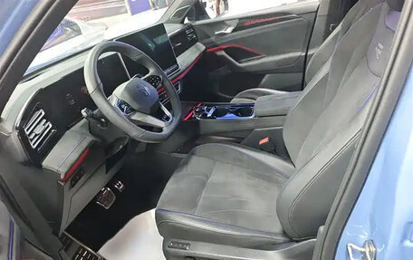 Volkswagen Tiguan, 2024 год, 4 910 000 рублей, 8 фотография