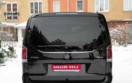 Mercedes-Benz V-Класс, 2024 год, 9 300 000 рублей, 12 фотография