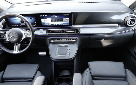 Mercedes-Benz V-Класс, 2024 год, 9 300 000 рублей, 13 фотография