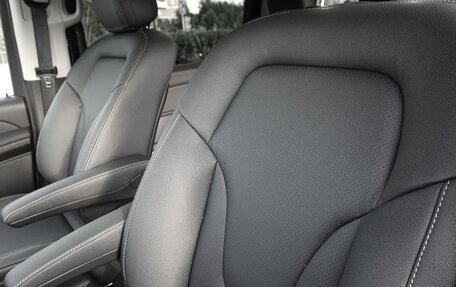 Mercedes-Benz V-Класс, 2024 год, 9 300 000 рублей, 17 фотография