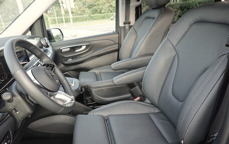 Mercedes-Benz V-Класс, 2024 год, 9 300 000 рублей, 14 фотография