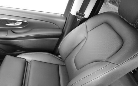 Mercedes-Benz V-Класс, 2024 год, 9 300 000 рублей, 21 фотография